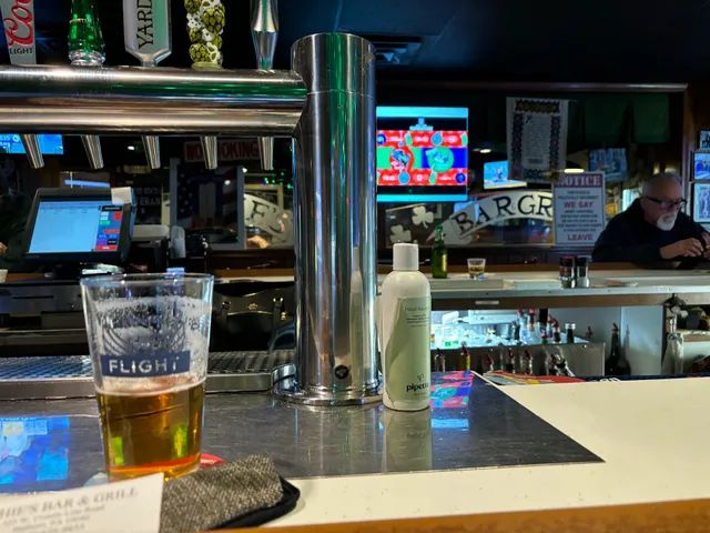 Richie's Bar & Grill