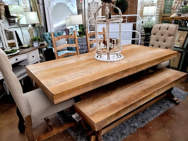 Antiques Decor & More