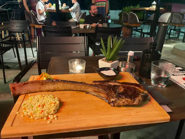 Negroni Sports Bar & Bistro