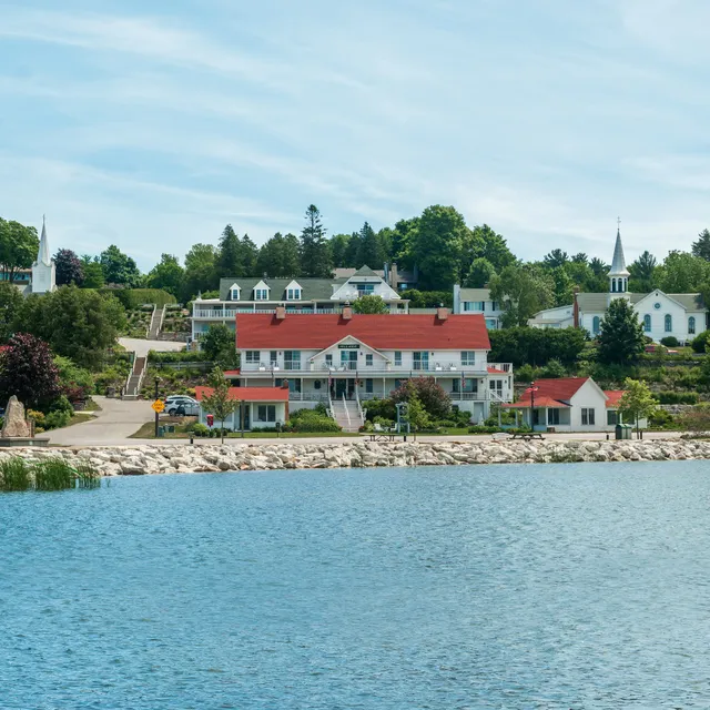 Hillside Waterfront Hotel