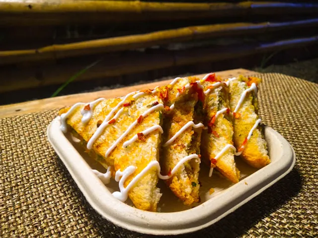 Bhukkus Cafe (KANADIYA Road)