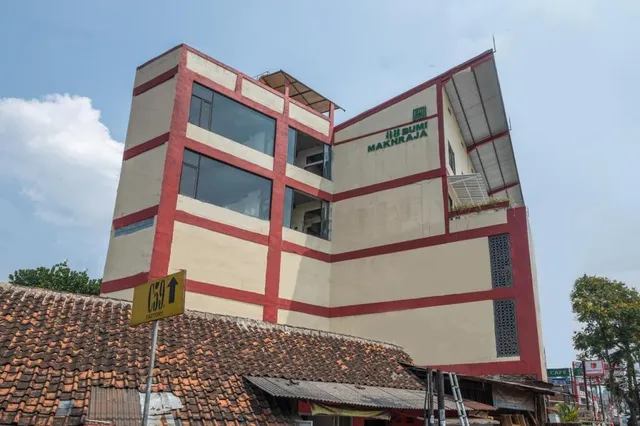 RedDoorz Syariah @ Cigadung Raya Street