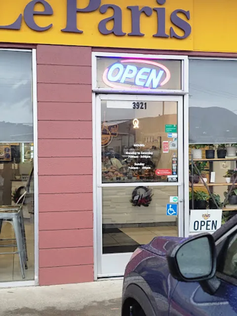 Le Paris Artisan & Gourmet Café