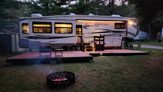 Madeline Lake Resort