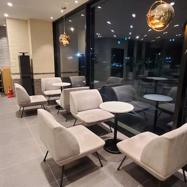 투썸플레이스 아산시청문화공원점