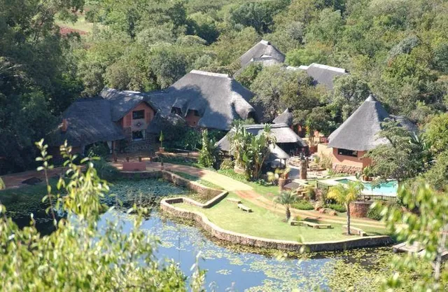 Bass Lake Country Lodge