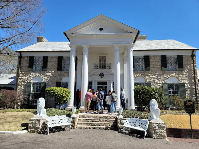 Graceland Mansion
