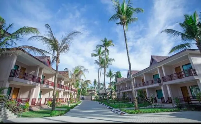 FAMOUS HOTEL NGAPALI