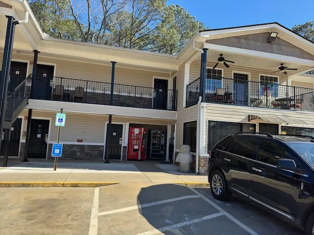 High Falls Inn and Suites