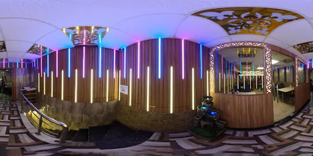 The Manish Eating Point