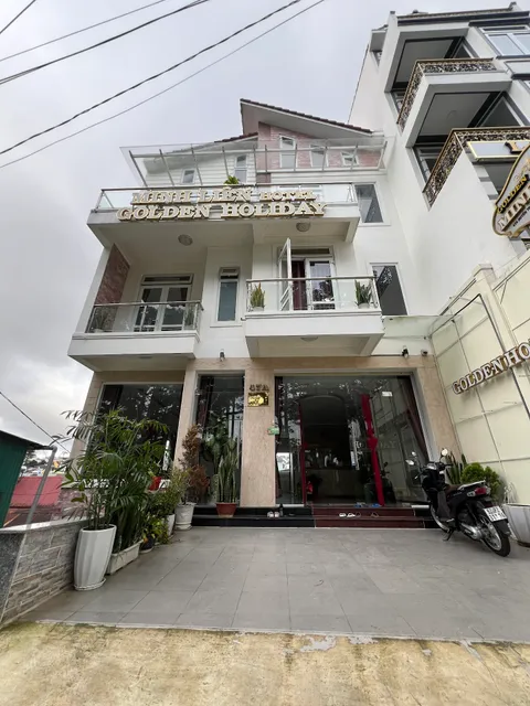 Golden Holiday Hotel
