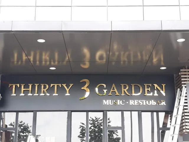Thirty 3 Garden. Restobar