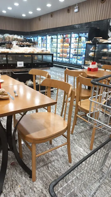 Empório do Pão (Cometa - Edilson Brasil Soares)