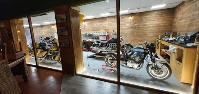 Officine Motociclistiche Apriliane Live Music Pub