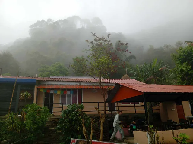 Lake Lovers cafe & homestay