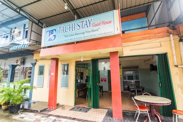 OYO Life 2572 Tachi Stay Guest House Syariah