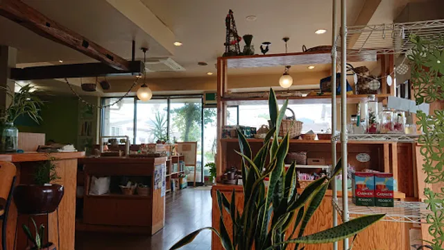 カフェドゥリーフ