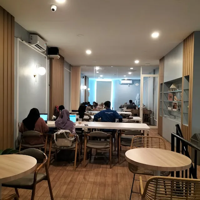 Kopi Kurang Lebih Dinoyo