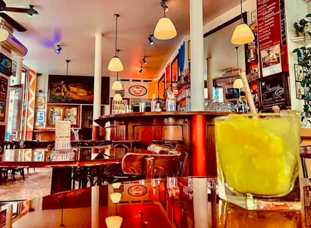 La Perla Bar Paris, meilleur bar à Tequila Paris, bar et restaurant mexicain, mezcal Paris, bar à cocktails