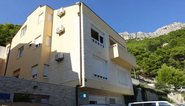 Apartments Villa Astra & Pinija