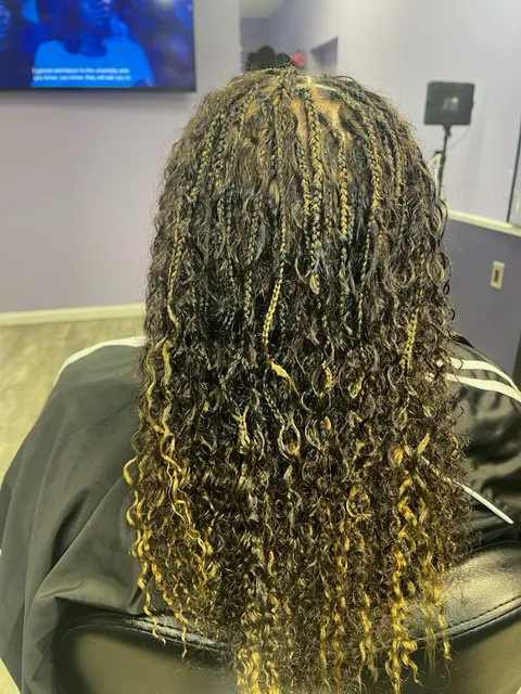 Yinku’s African Hair Braids