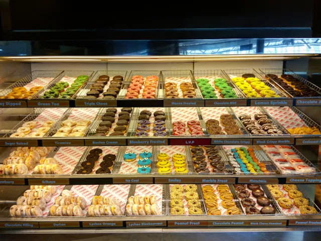Dunkin' Donuts Mall Ramai
