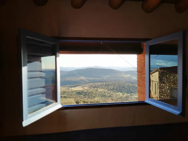 Turismo Rural la Jara de Las Villuercas; apartamentos El Mirlo Azul y El Nido de la Collalba