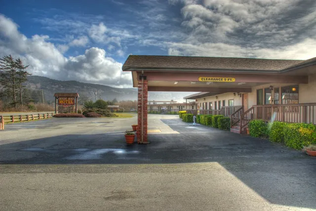 Crescent Beach Motel