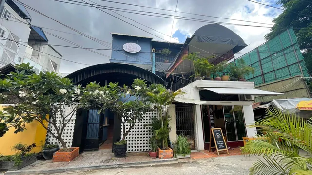 Bat Chum Villa, Phnom Penh