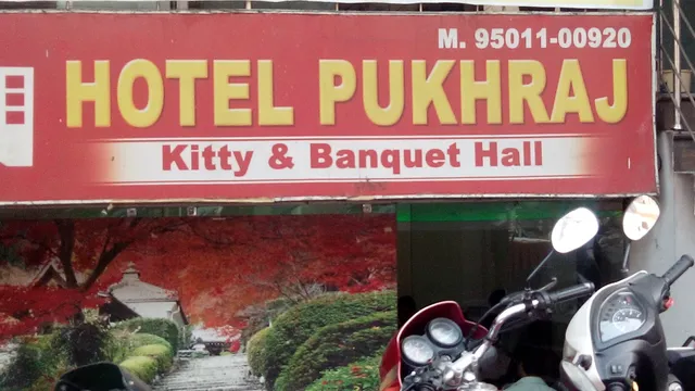Hotel O Pukhraj