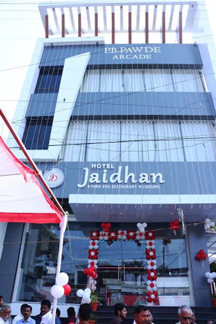 Hotel Jaidhan Bar & Restaurant, Lodging