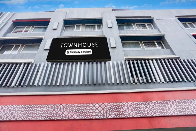 Super Townhouse MG Road Pune