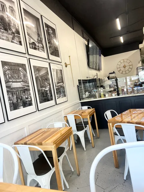 Flip - Breakfast, Lunch Crêpes and Waffles Café