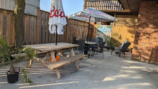 Chuck's Roadhouse Bar & Grill