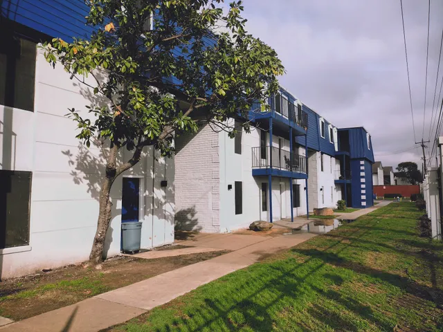 La Serena at Spring Branch Apartments