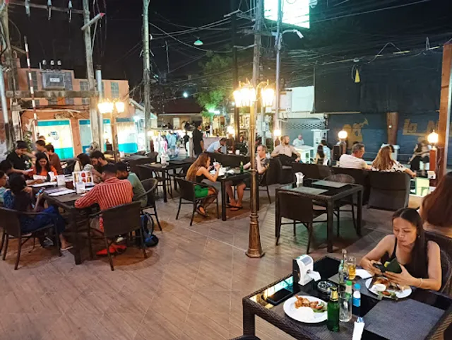 Bistro Walking Street french european thai food