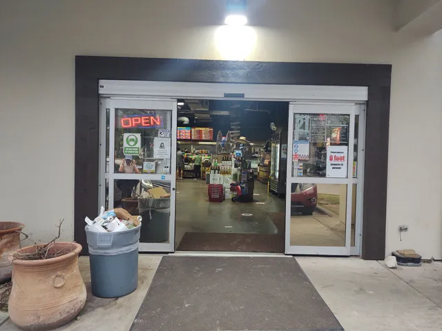 The Tap House at Lakeway Market