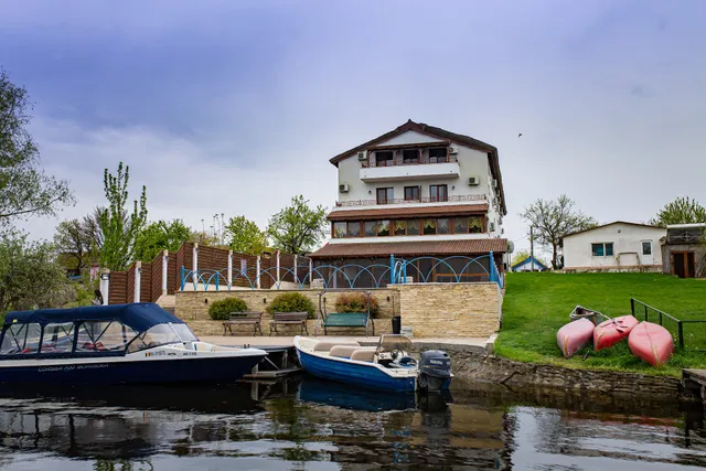 Pensiune Restaurant - Pestisorul