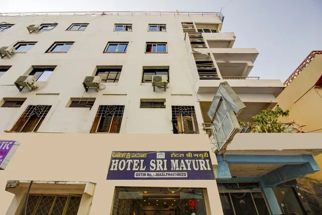 Capital O Hotel Sri Sai Inn Near Snow World