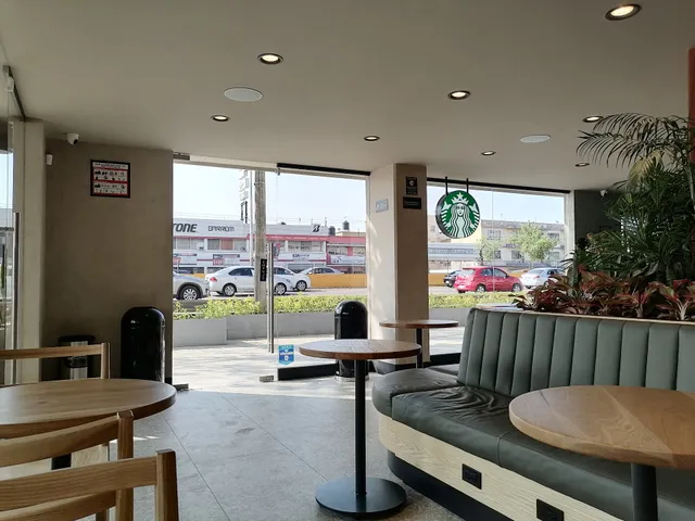 Starbucks Blvd Puerto Aéreo DT
