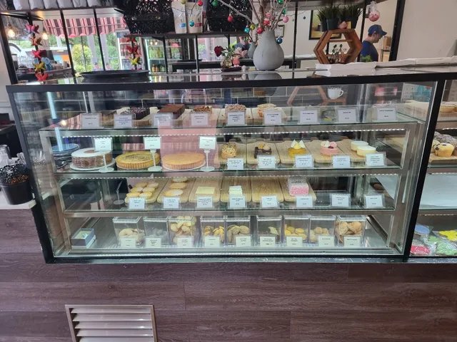 Nuski's Swiss Patisserie