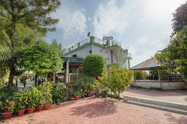 OYO Neelima Palace Marriage Garden