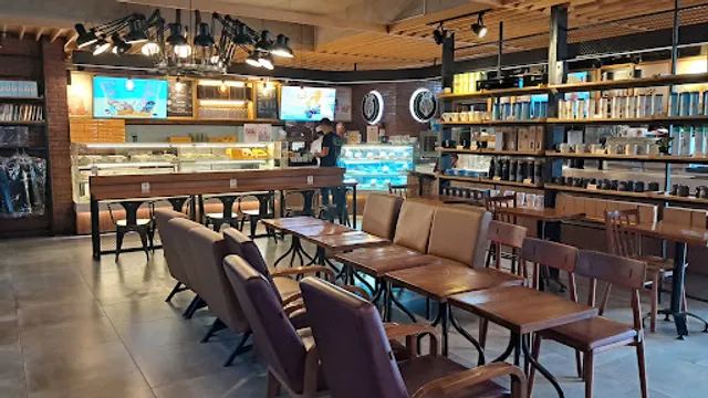 J.Co Donuts & Coffee