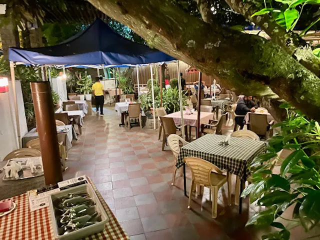 Bopy's Restaurant Bar & Pub