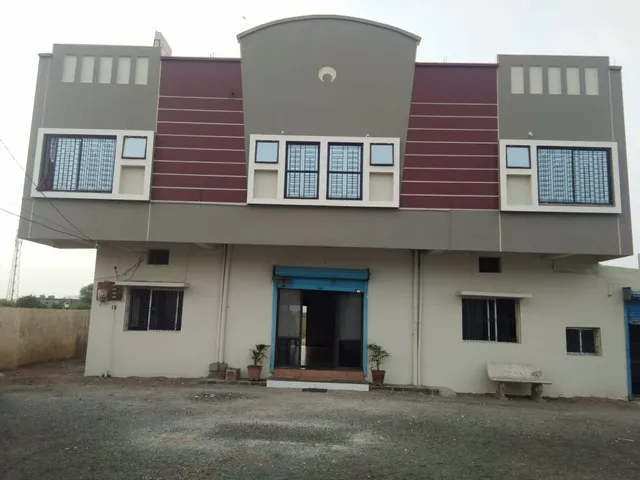 Flagship Hotel Royal & Lodging