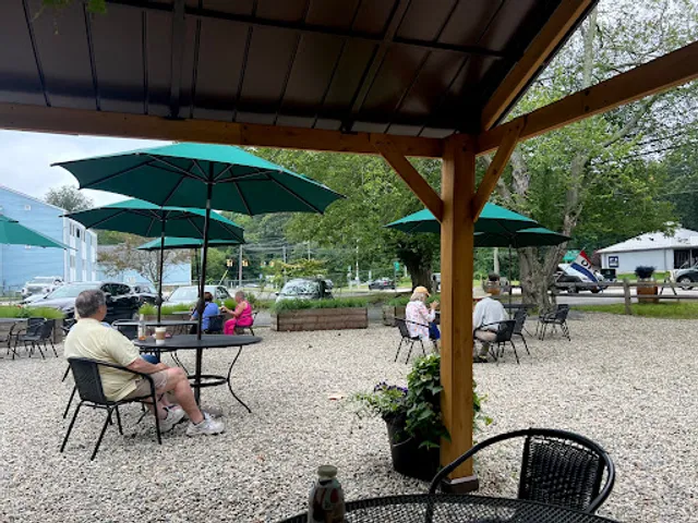 Long River Local Farm Market & Cafe