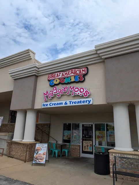 MaggieMoo's and Great American Cookies