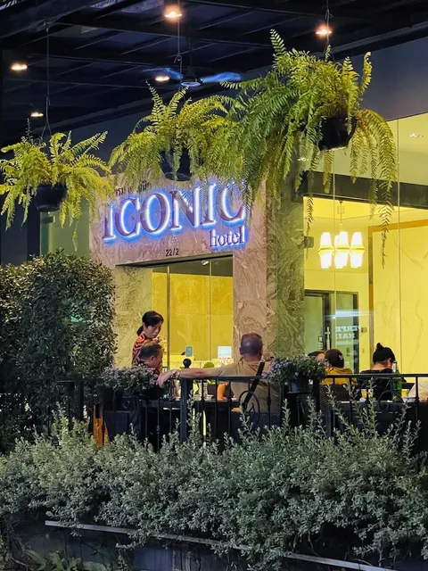 Iconic Hotel