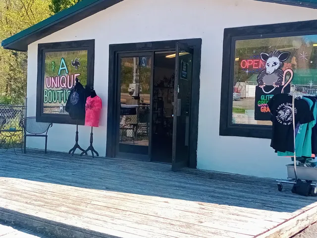 Glitz Grunge Grace: A Unique Boutique