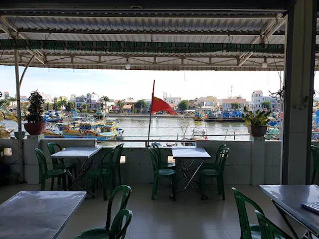 Quán Phương Linh Bờ Kè